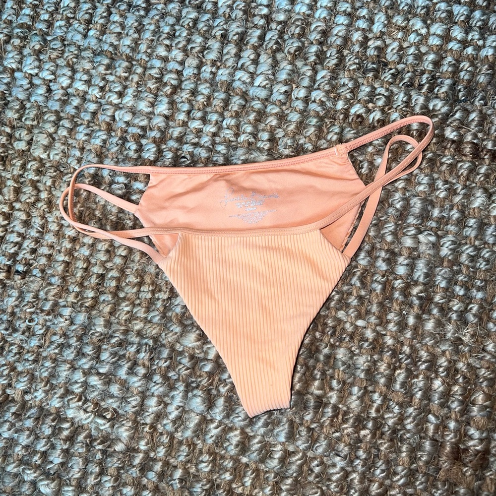 Frankie’s bikinis bottoms